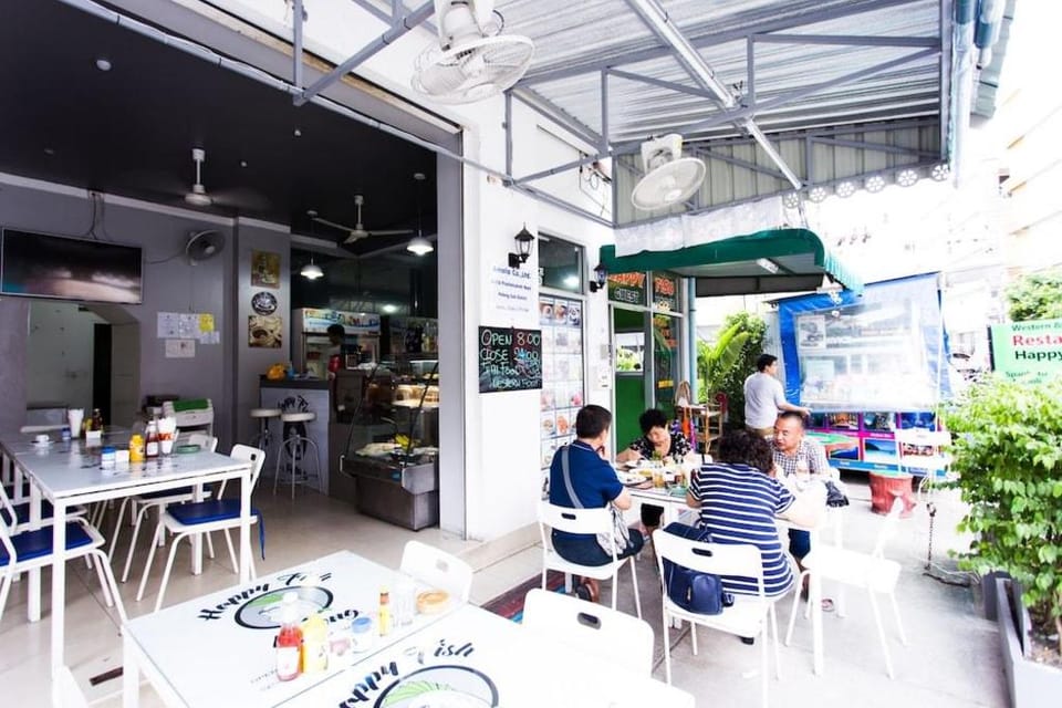 Happy Fish Guesthouse Bed and Breakfast in Patong
