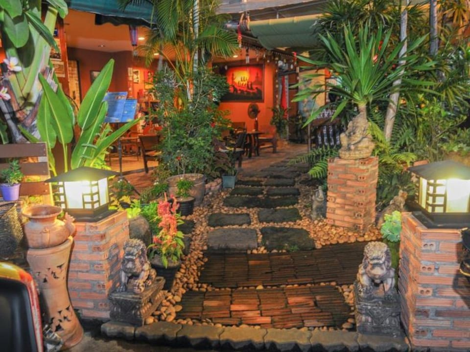 All in 1 Guesthouse Bed and Breakfast in Chiang Mai