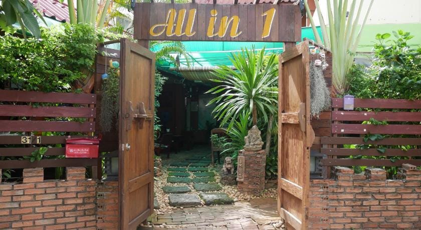 All in 1 Guesthouse Bed and Breakfast in Chiang Mai