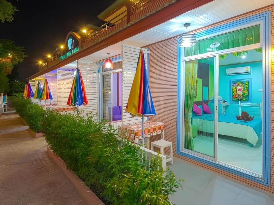 Baan Tonpai Koh Larn Hotel in Chon Buri Changwat