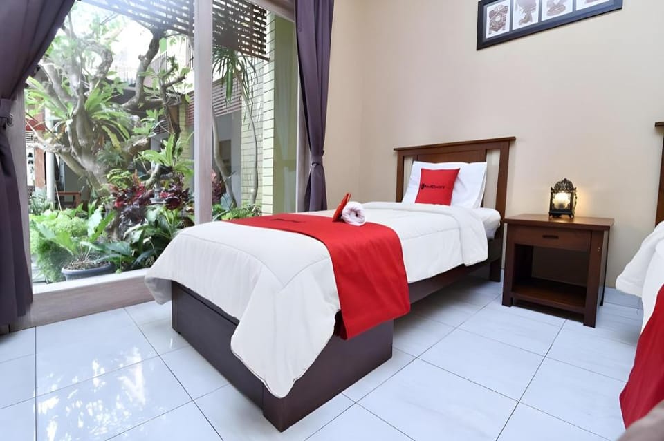 RedDoorz near Pantai Sanur Bali Hotel in Denpasar