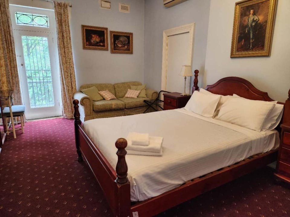 Georgian Court Bed & Breakfast Bed and Breakfast in Melbourne