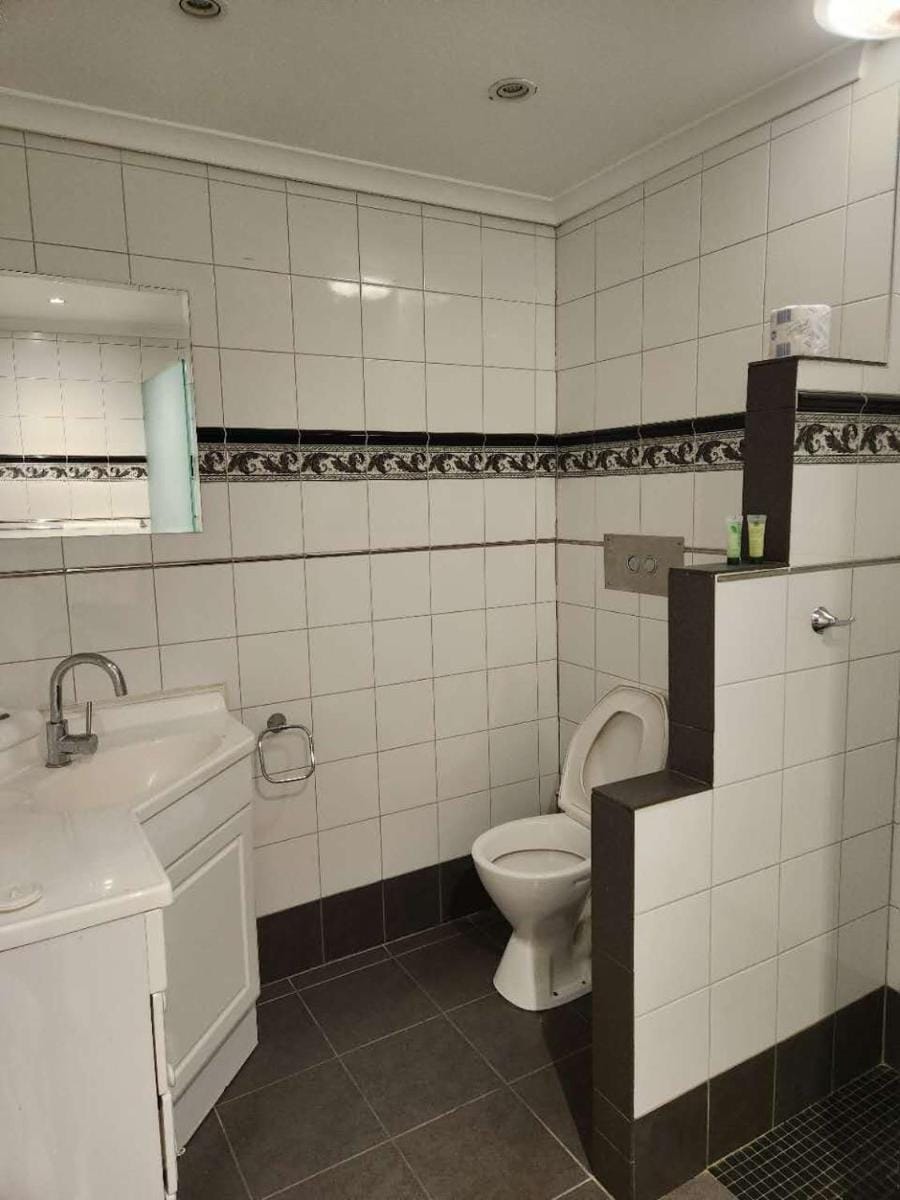 Georgian Court Bed & Breakfast Bed and Breakfast in Melbourne