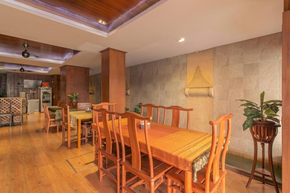 Lotus Hotel Patong Bed and Breakfast in Patong