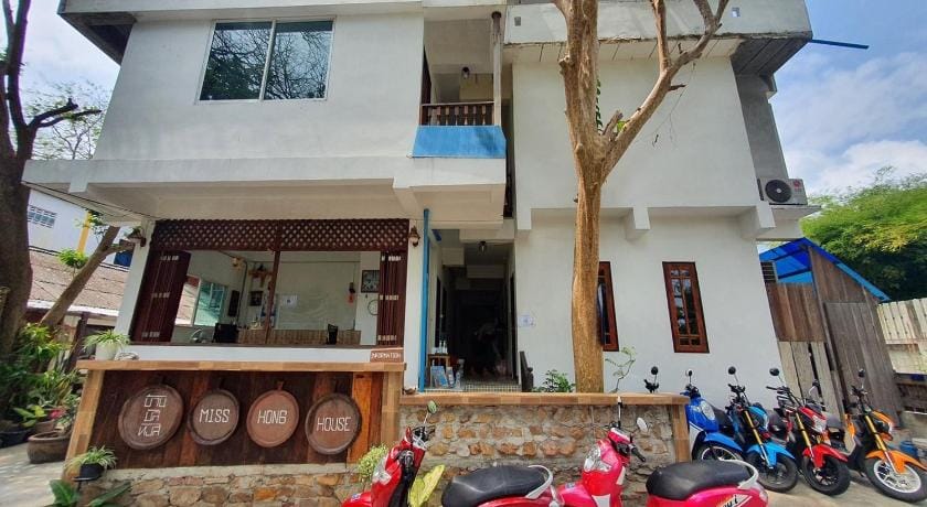 Miss Hong House Bed and Breakfast in Phe