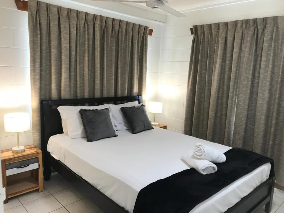 Ocean Breeze Units Apartment in Bowen