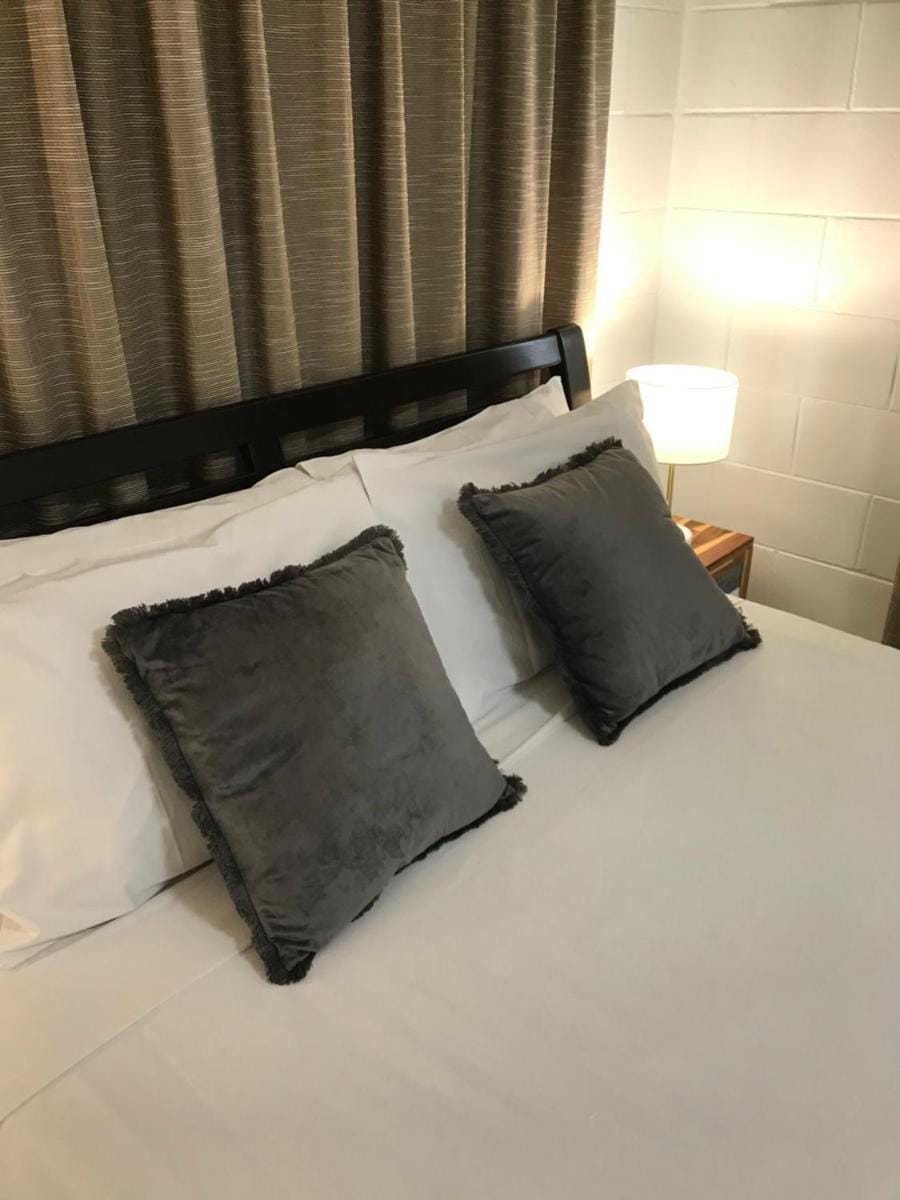 Ocean Breeze Units Apartment in Bowen