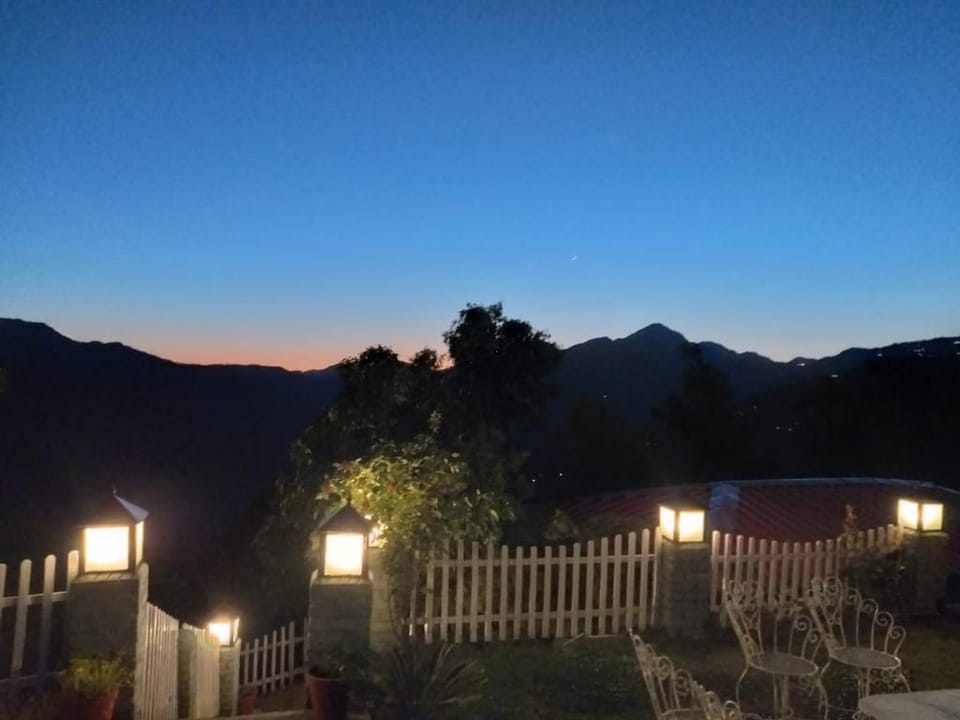 180 Degree Resort Hotel in Uttarakhand