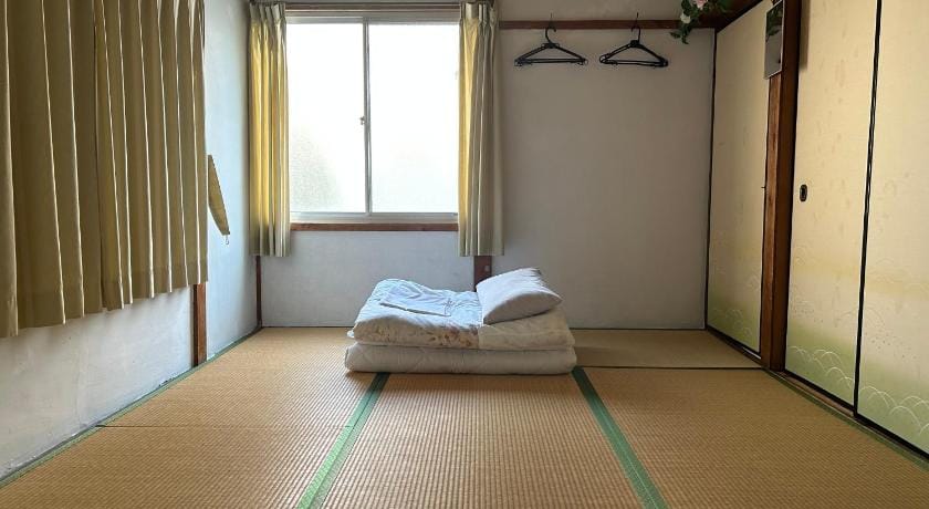Tentsuku Guesthouse Bed and Breakfast in Japan