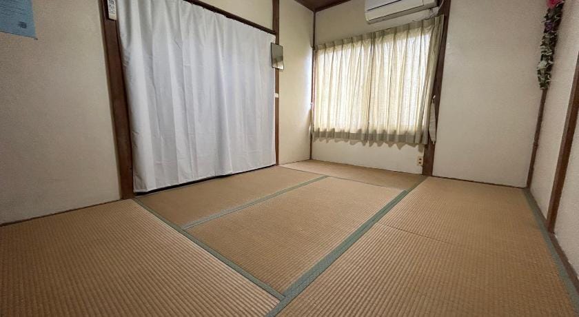 Tentsuku Guesthouse Bed and Breakfast in Japan