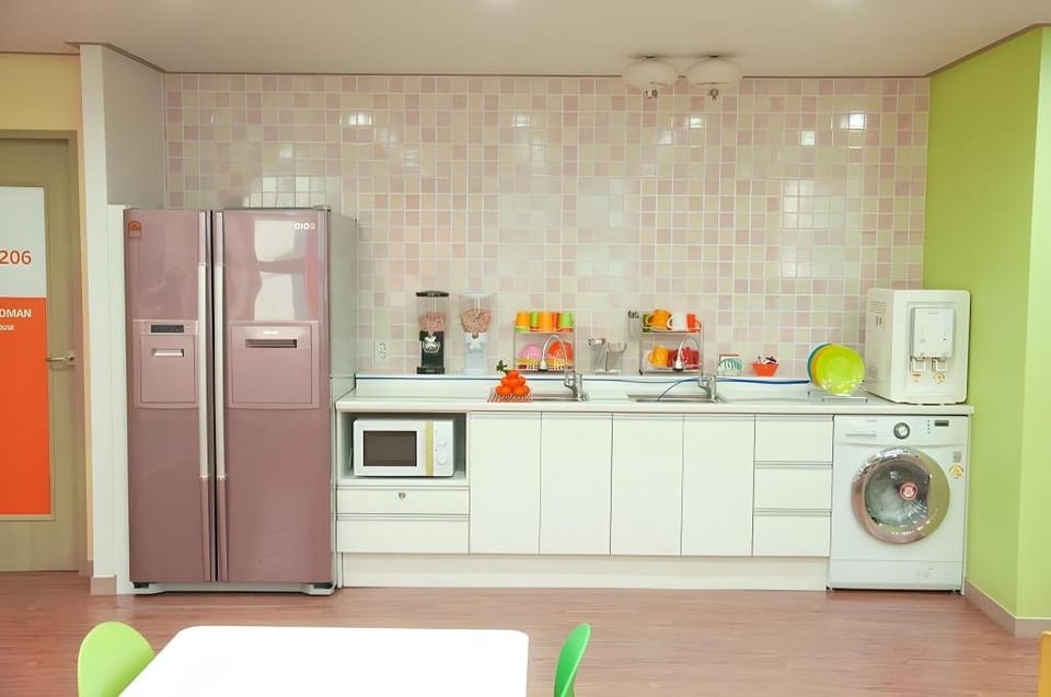 Busan Sukbak Dot Com Guest House Bed and Breakfast in Busan