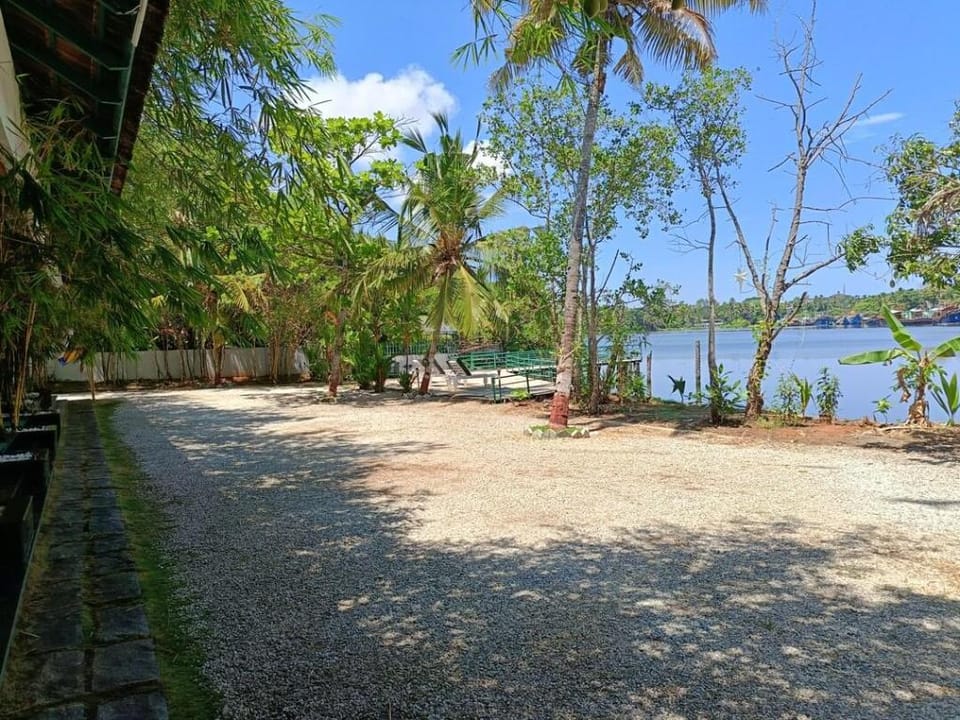 Global Backwater Resort Hotel in Kerala
