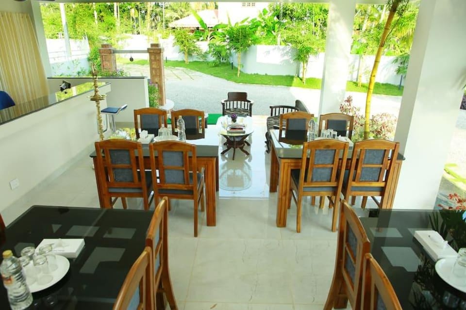 Global Backwater Resort Hotel in Kerala