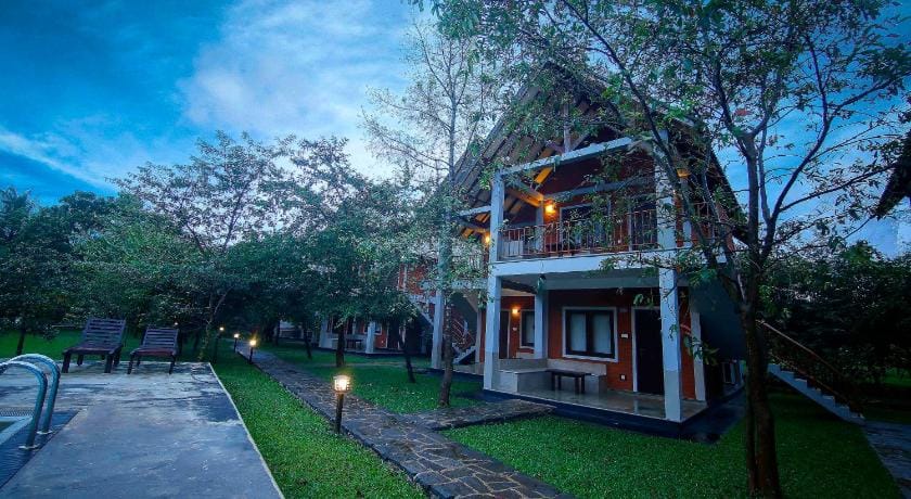 Elephas Resort & Spa Hotel in Dambulla