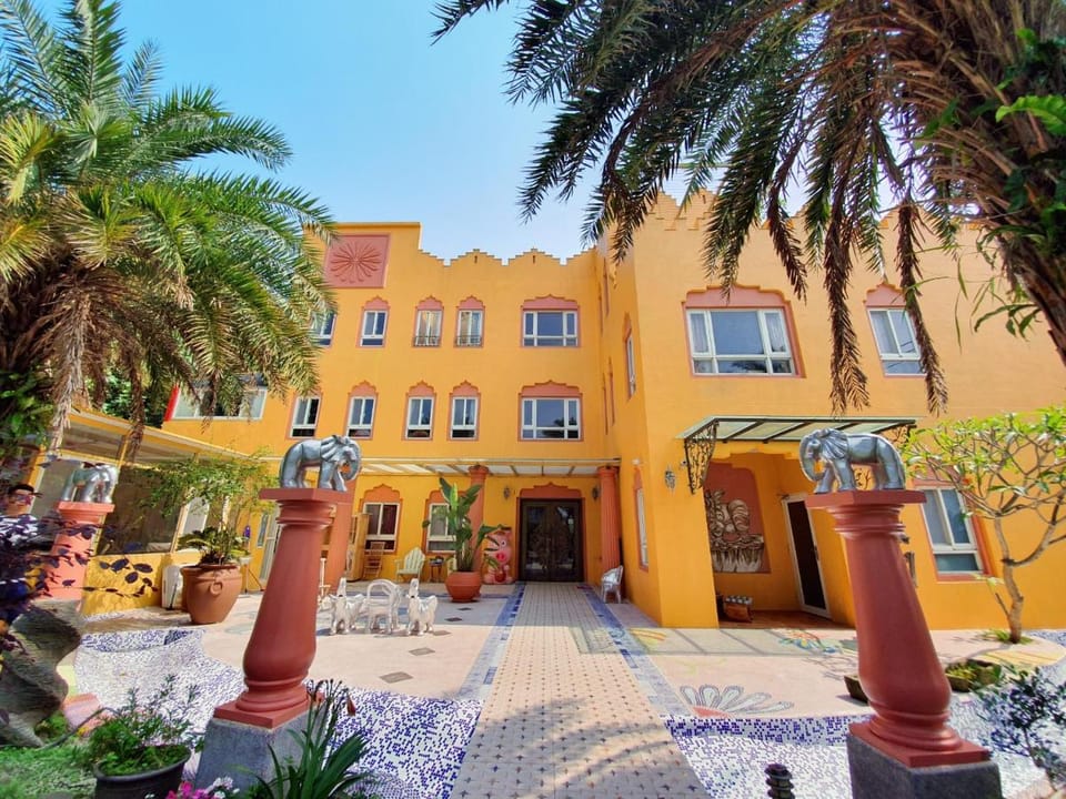 Sharjah B&B Bed and Breakfast in Taiwan, Province of China