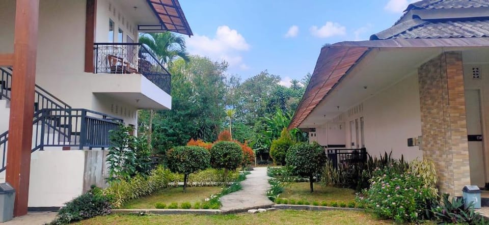 Hotel New Ayuda 2 Hotel in Cisarua