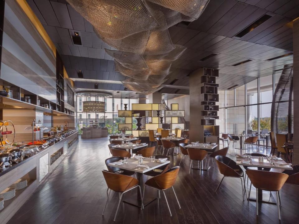 Holiday Inn New Delhi International Airport Hotel in New Delhi