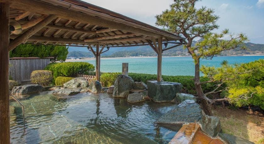 Kamenoi Hotel Nachikatsuura Hotel in Japan