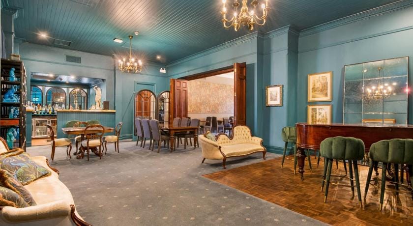 The Victoria & Albert Guesthouse Hotel in Mount Victoria