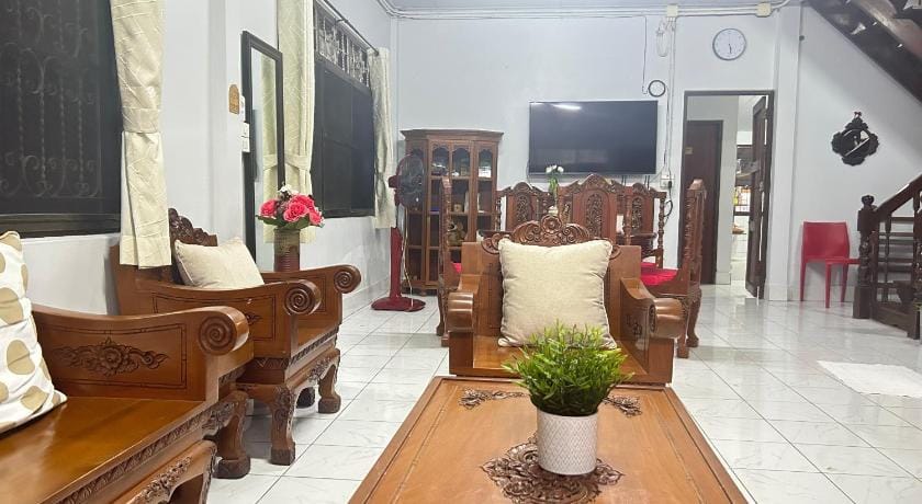 Wooden Friend House Hotel in Krabi Changwat