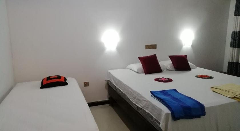 Lak Nilla Guest House Bed and Breakfast in Central Province
