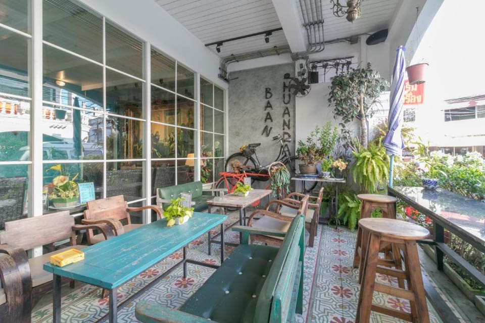 Baan Phuanda Phuket Hotel in Wichit