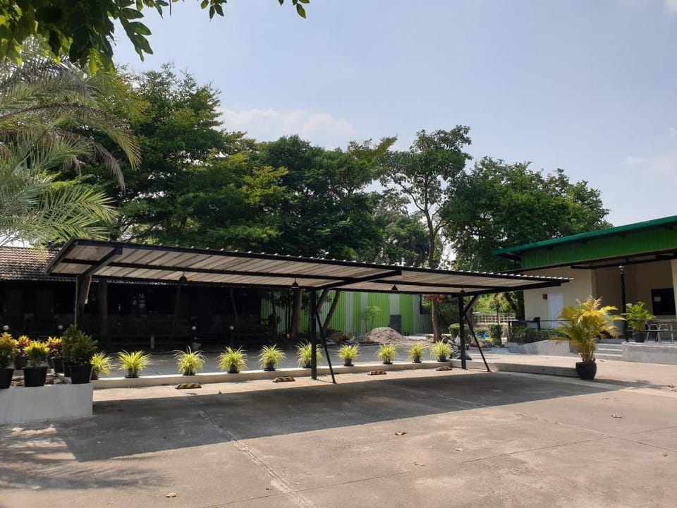 Guest House Ratchaburi Bed and Breakfast in Thailand