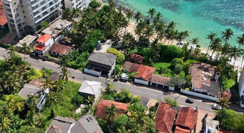 Minara Guest House Bed and Breakfast in Mirissa