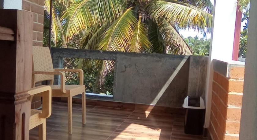 Minara Guest House Bed and Breakfast in Mirissa