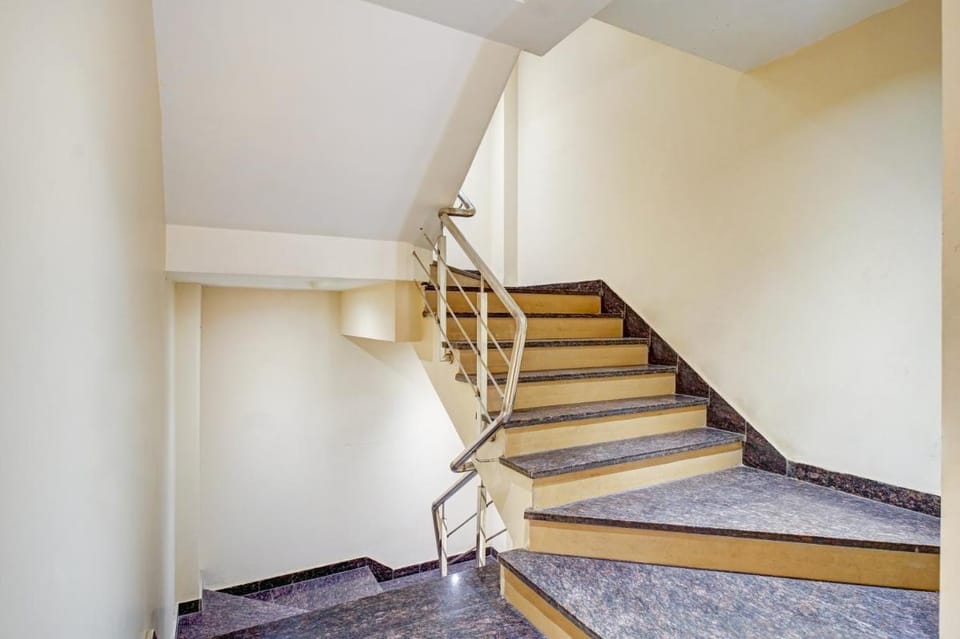 Hotel Gold Palace - 03 Mins Walk From New Delhi Railway Station Bed and Breakfast in New Delhi