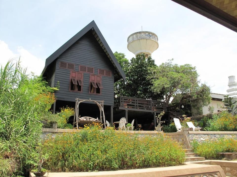 Ayothaya Riverside House Bed and Breakfast in Laos