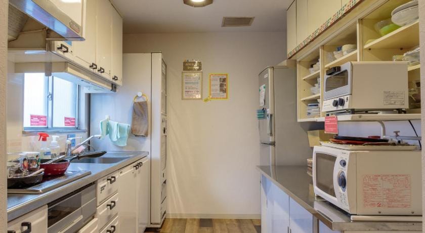 J-Hoppers Hiroshima Guesthouse Bed and Breakfast in Hiroshima