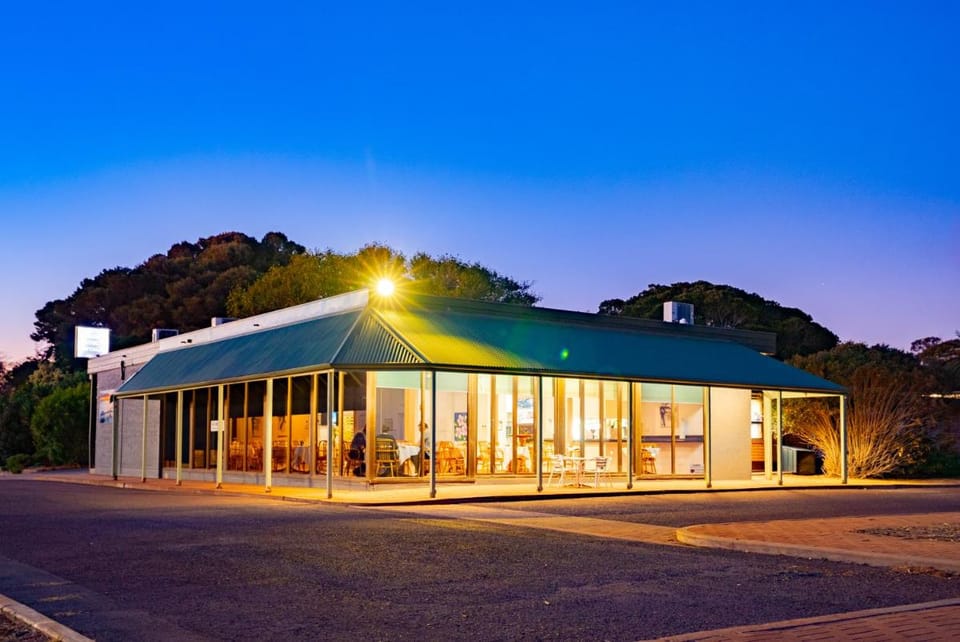 The Beach Hotel Whyalla Motel in Whyalla