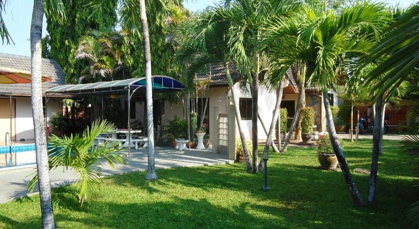 Lonops Gayparadise Hotel Bed and Breakfast in Pattaya City