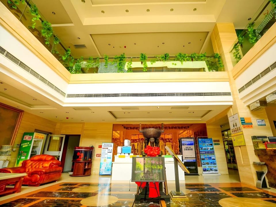 GreenTree Inn Qingdao Wuyishan Road Jiashike Shopping Center Hotel in Qingdao