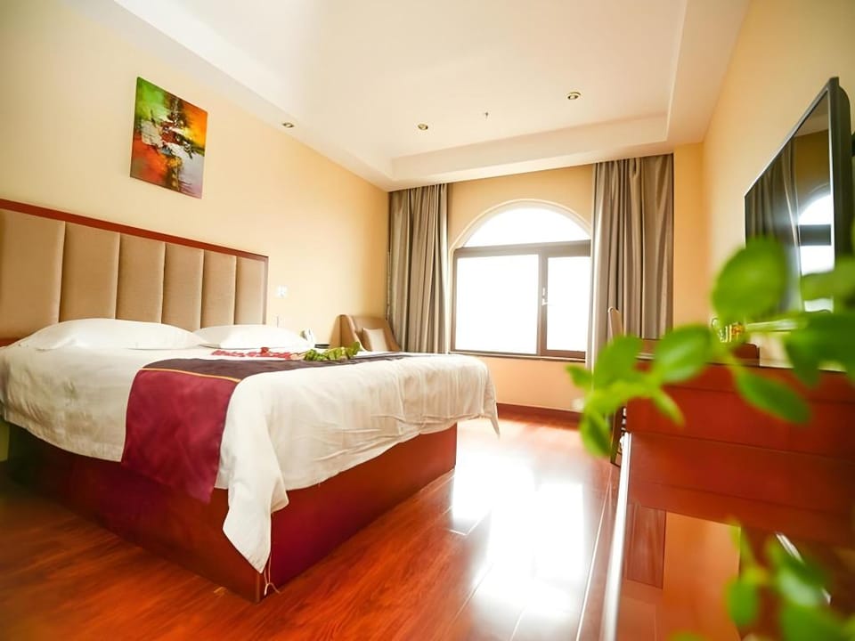 GreenTree Inn Qingdao Wuyishan Road Jiashike Shopping Center Hotel in Qingdao