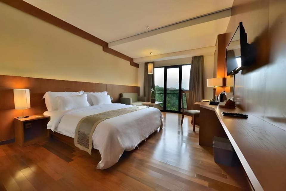 Oak Tree Emerald Hotel & Conventions Semarang Hotel in Indonesia