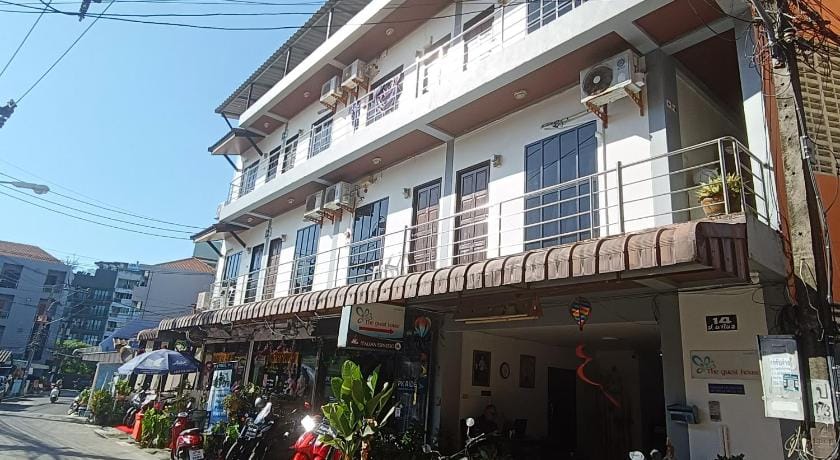 The Guest House - Apartment Hotel in Patong
