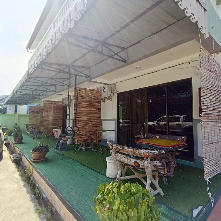 The Guest House - Apartment Hotel in Patong