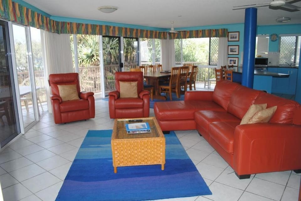 Surfside On The Beach Apartment hotel in Sunshine Coast