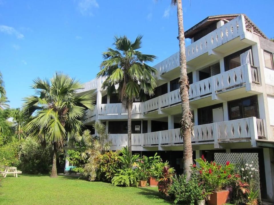 Raina Beach Apartments & Houses Apartment in Takitumu District