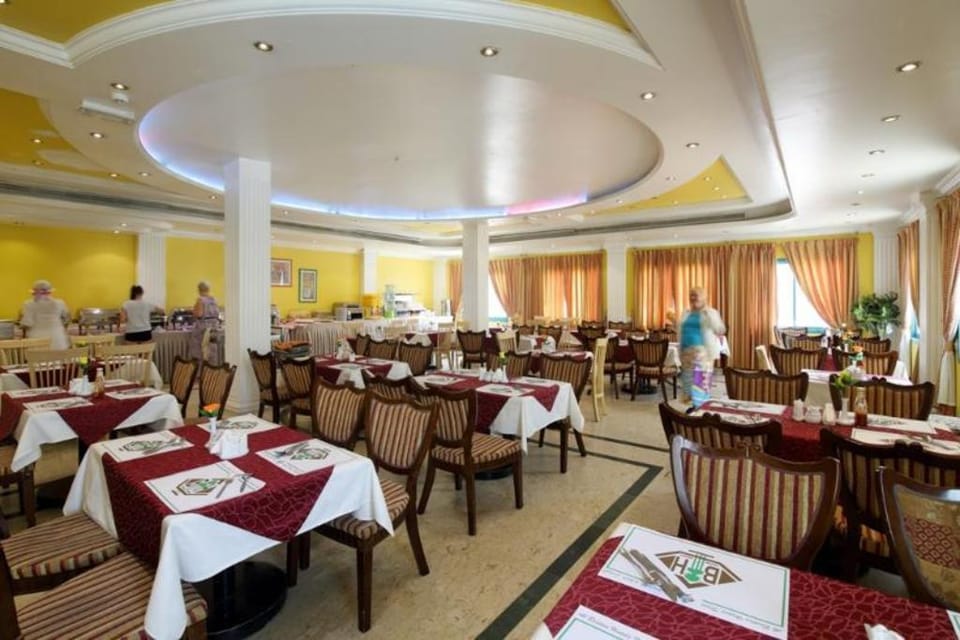 Summerland Motel Hotel in Al Sharjah