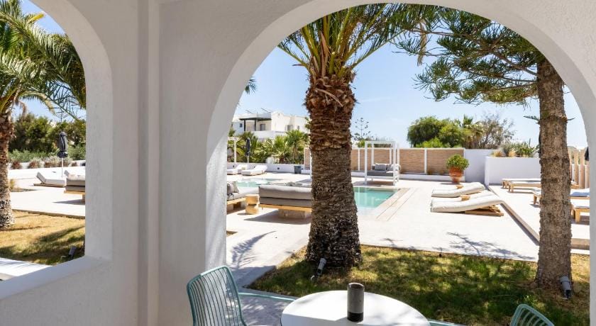 Louis Studios Apartment in Santorini
