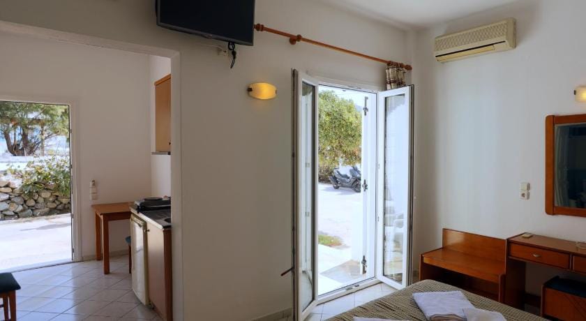 Peter's Studios Hotel in Mykonos, Mikonos 846 00, Greece