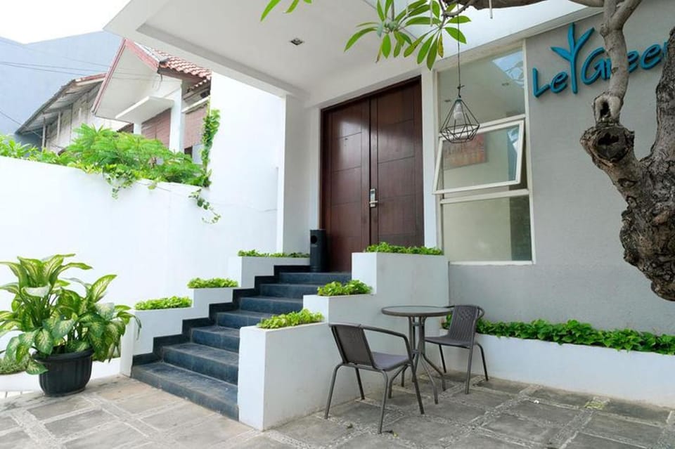 LeGreen Suite Poso Bed and Breakfast in South Jakarta City