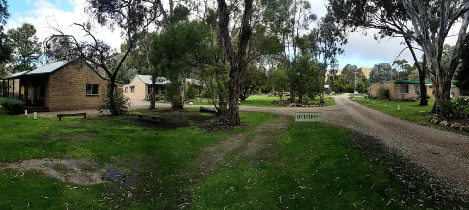 Grampians View Cottages and Units Resort in Halls Gap