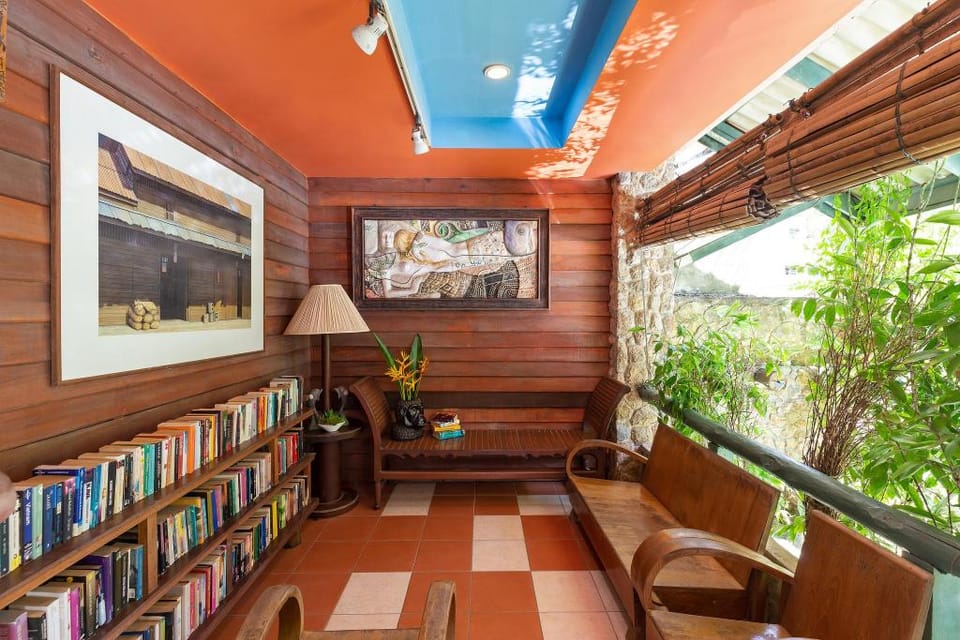 Casa Brazil Homestay & Gallery Bed and Breakfast in Phuket