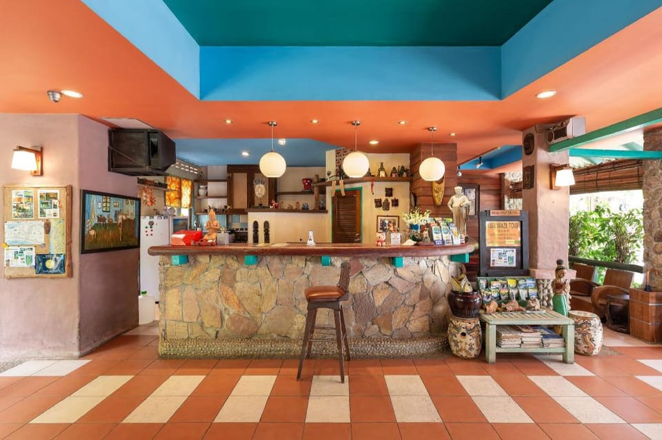 Casa Brazil Homestay & Gallery Bed and Breakfast in Phuket