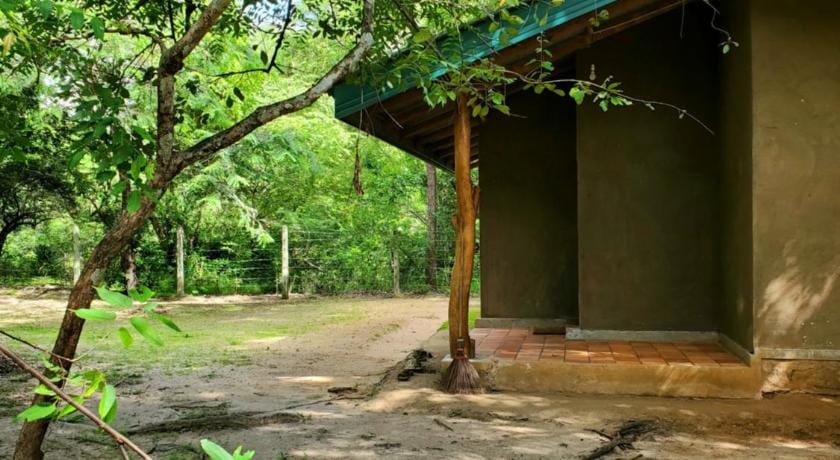 Clay Hut Village Bed and Breakfast in Central Province