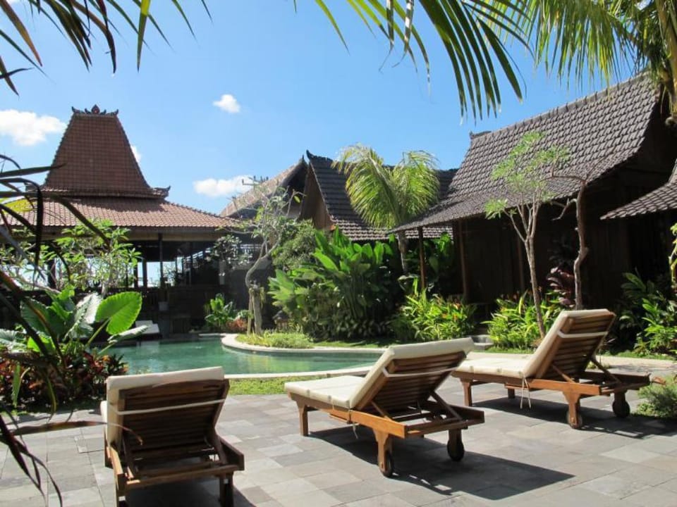 Kampung Cenik Hotel in Kuta